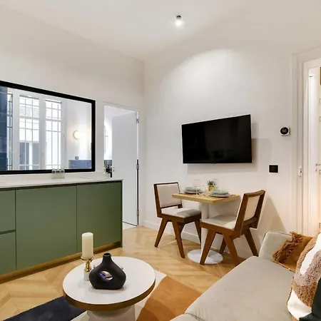 Daire Chic - 1br-4p - Facing The Louvre Paris
